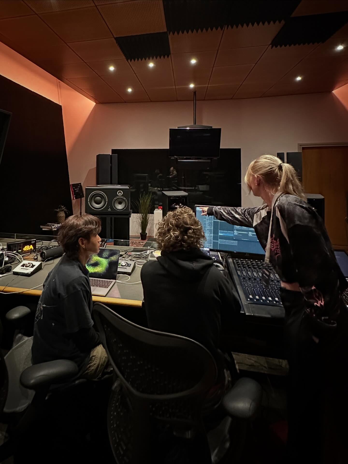 เฟียต - ภัชทา จันทร์เงิน