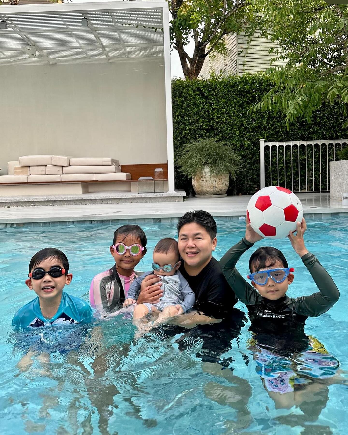 เนย - โชติกา วงศ์วิลาศ