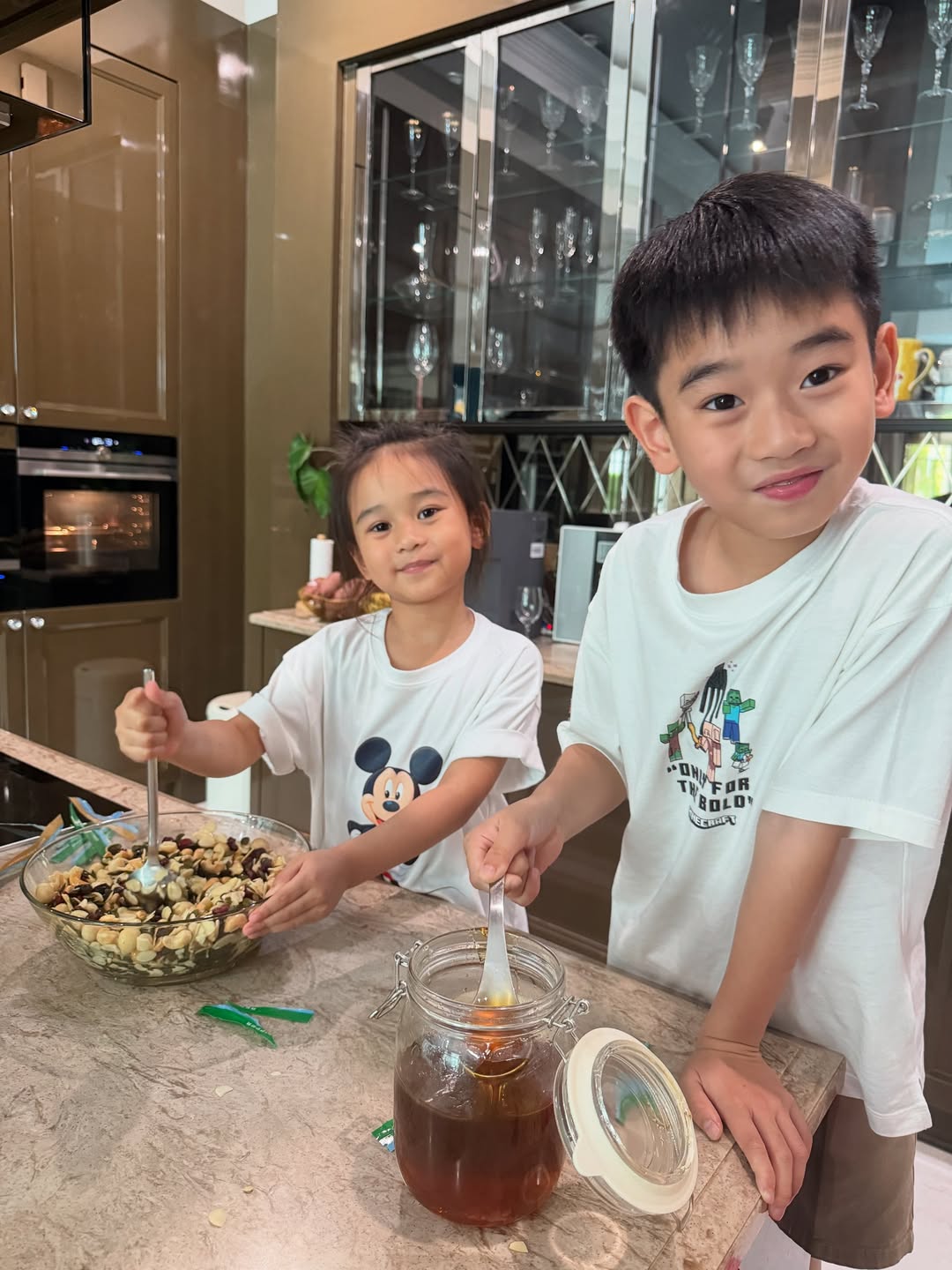 เนย - โชติกา วงศ์วิลาศ