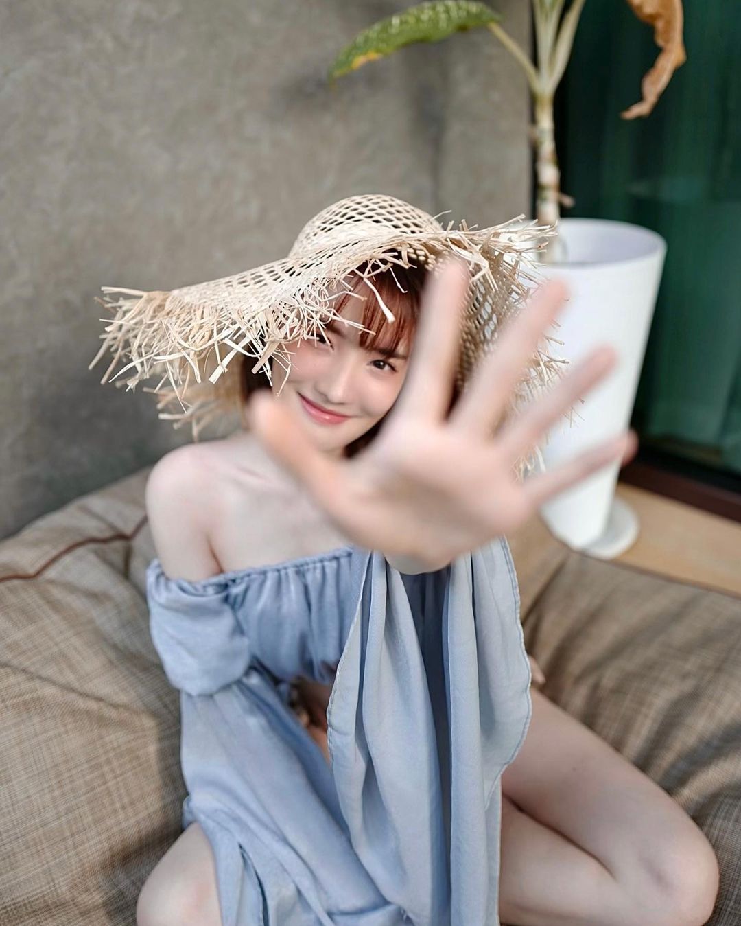 แกรนด์ - พรรณวรท ด้วยเศียรเกล้า