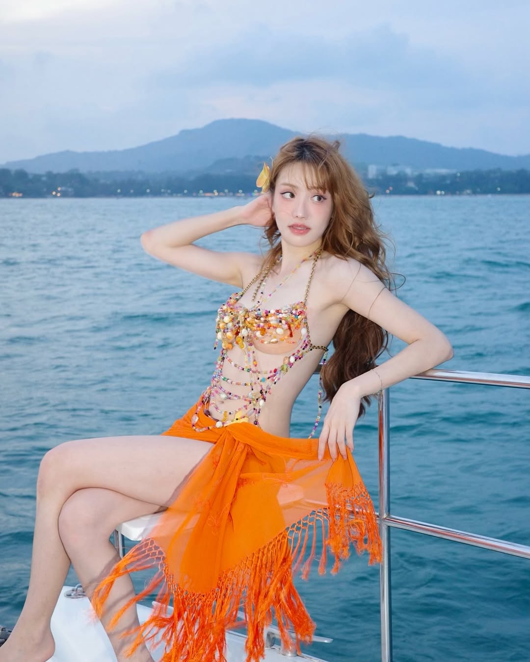 แกรนด์ - พรรณวรท ด้วยเศียรเกล้า