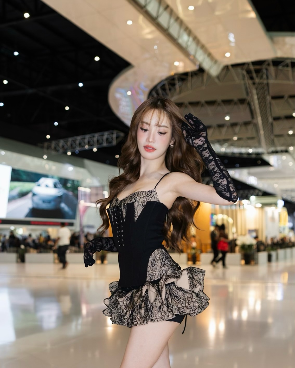 แกรนด์ - พรรณวรท ด้วยเศียรเกล้า