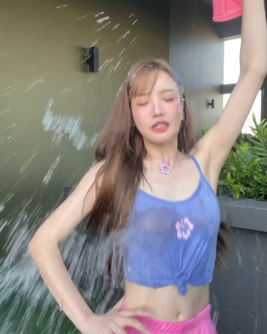 แกรนด์ - พรรณวรท ด้วยเศียรเกล้า
