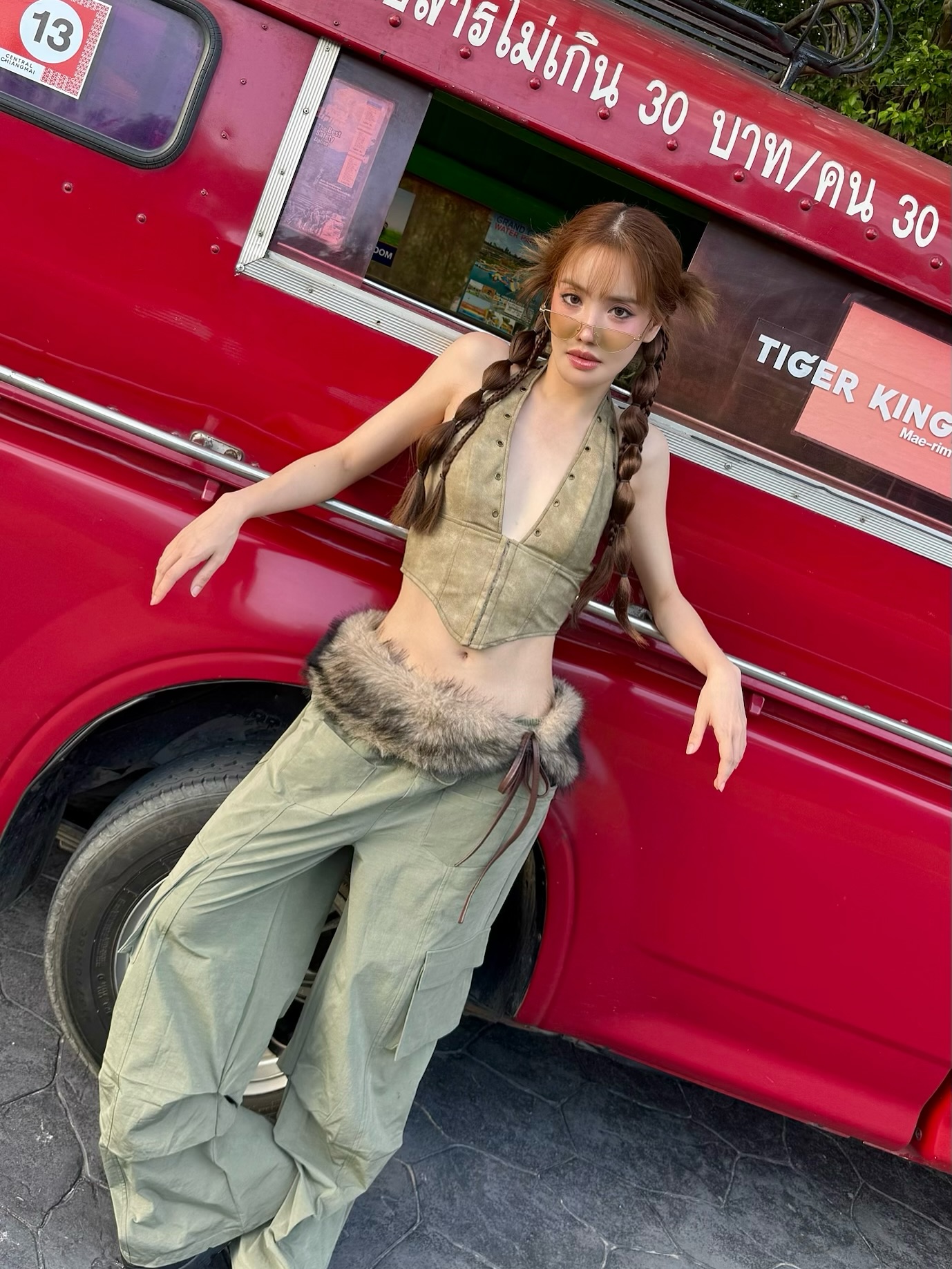 แกรนด์ - พรรณวรท ด้วยเศียรเกล้า