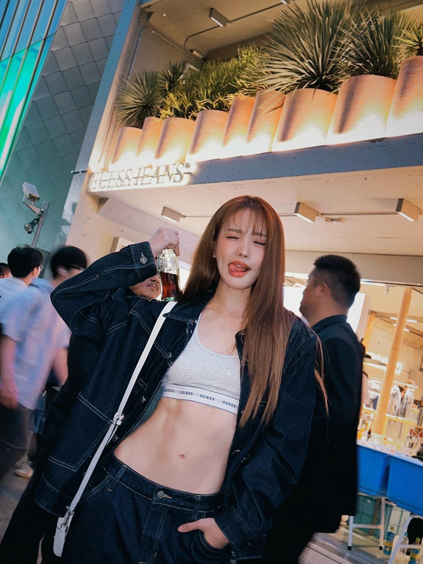 แกรนด์ - พรรณวรท ด้วยเศียรเกล้า