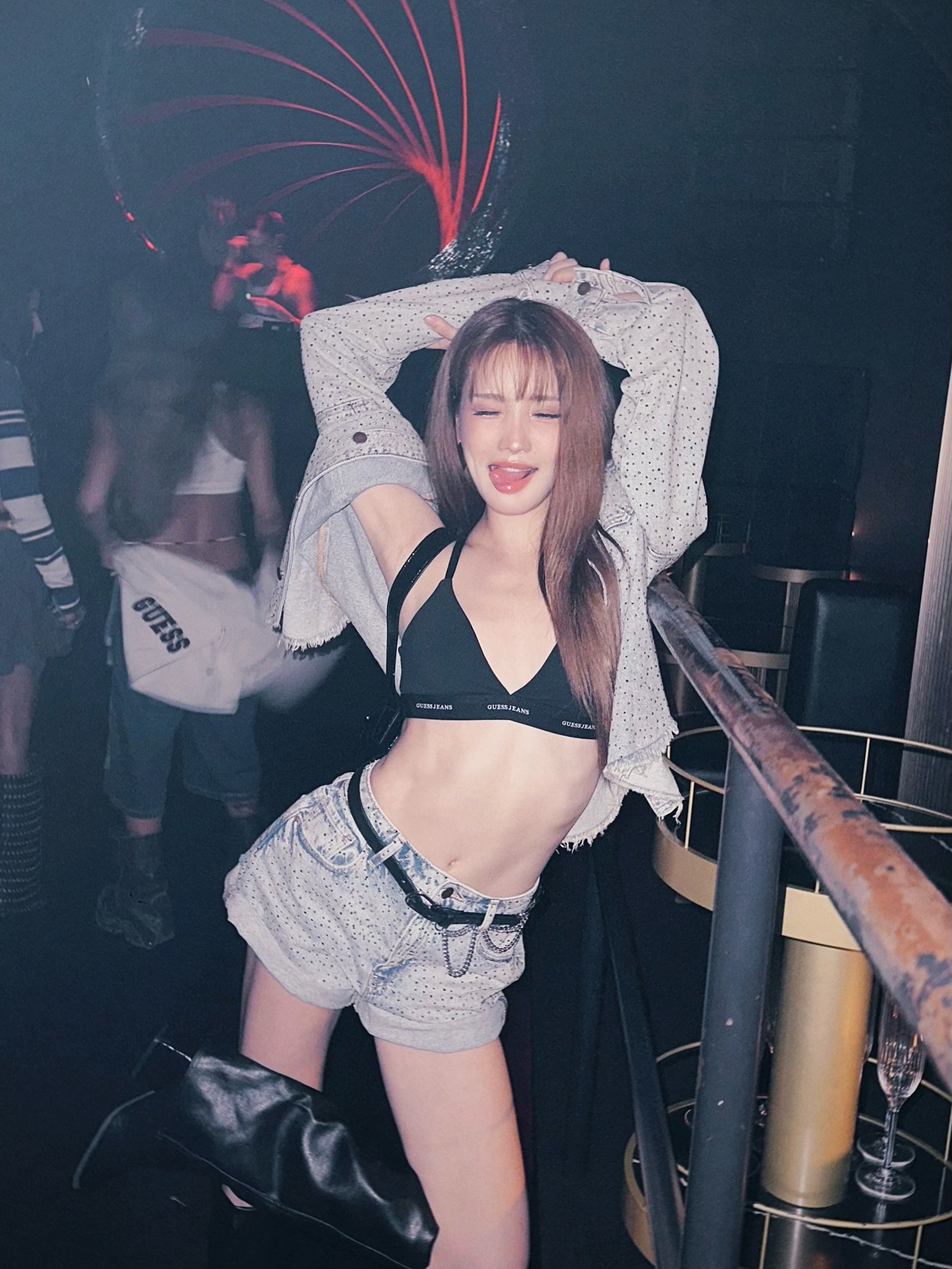 แกรนด์ - พรรณวรท ด้วยเศียรเกล้า