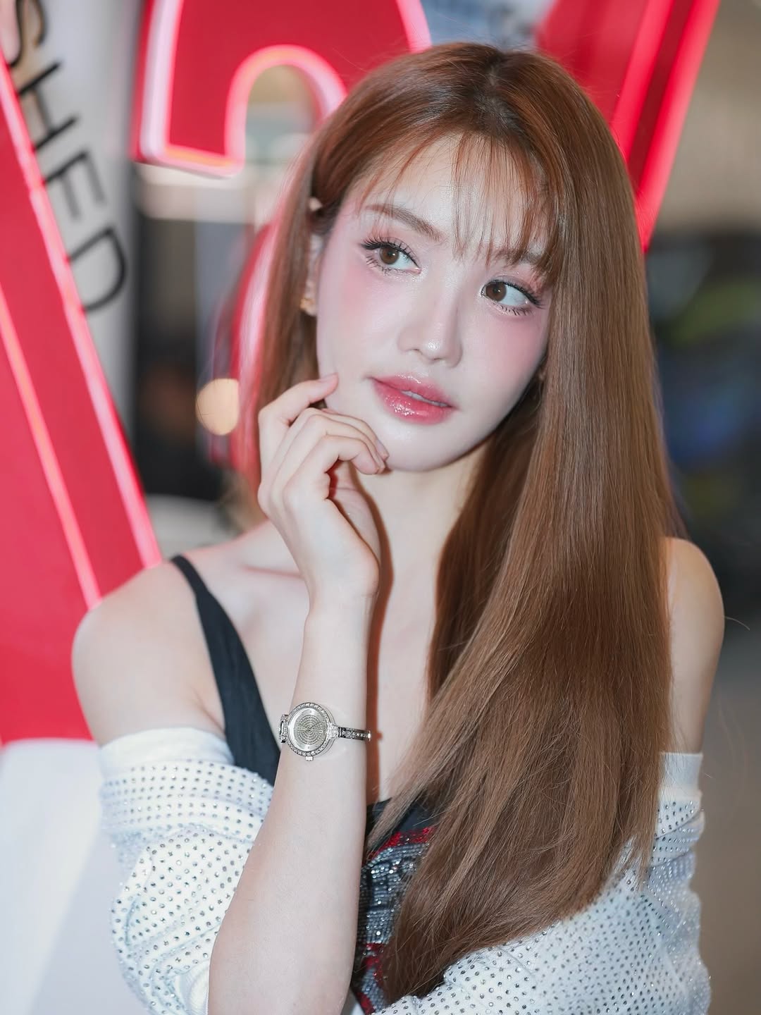 แกรนด์ - พรรณวรท ด้วยเศียรเกล้า