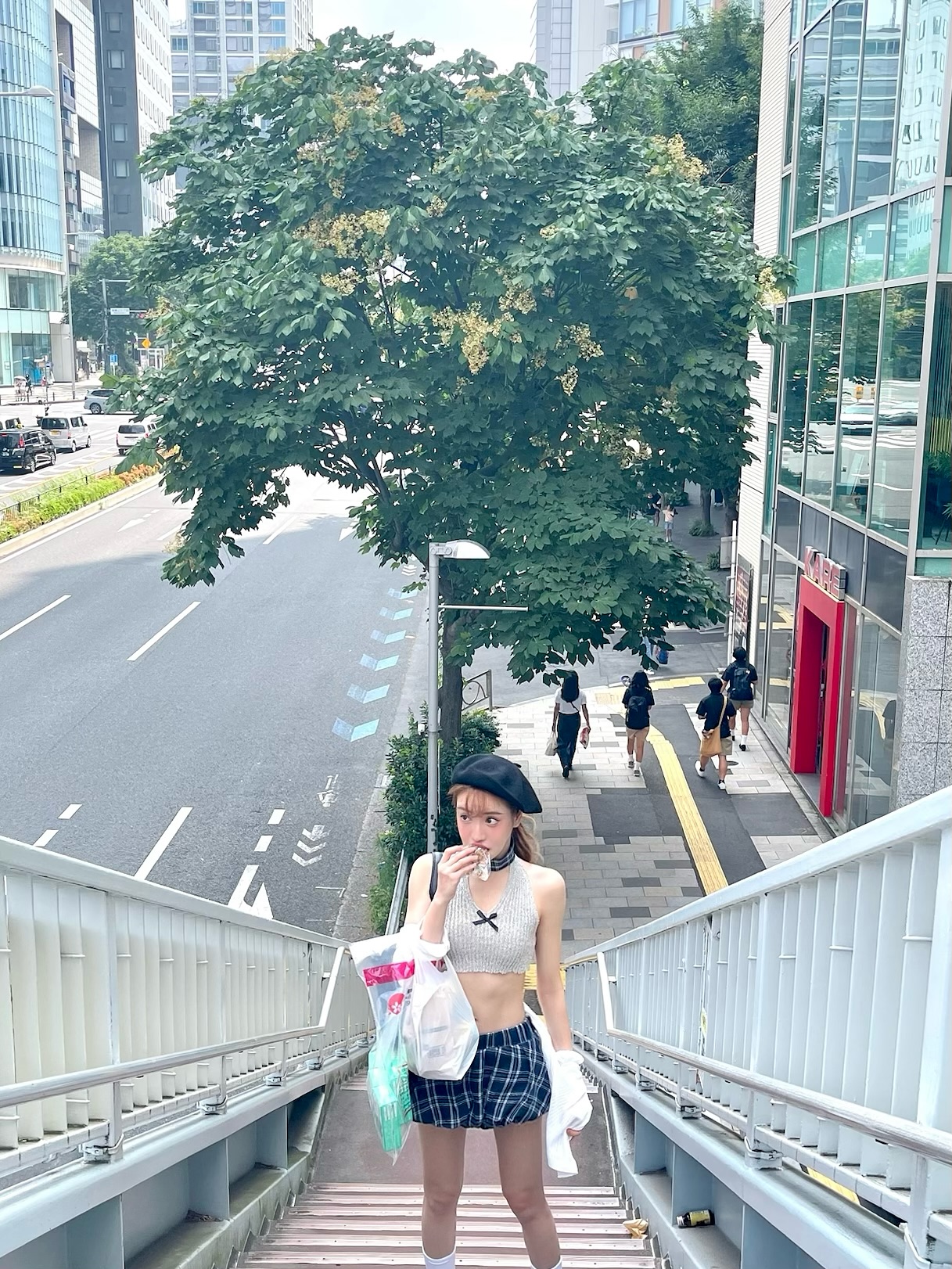 แกรนด์ - พรรณวรท ด้วยเศียรเกล้า