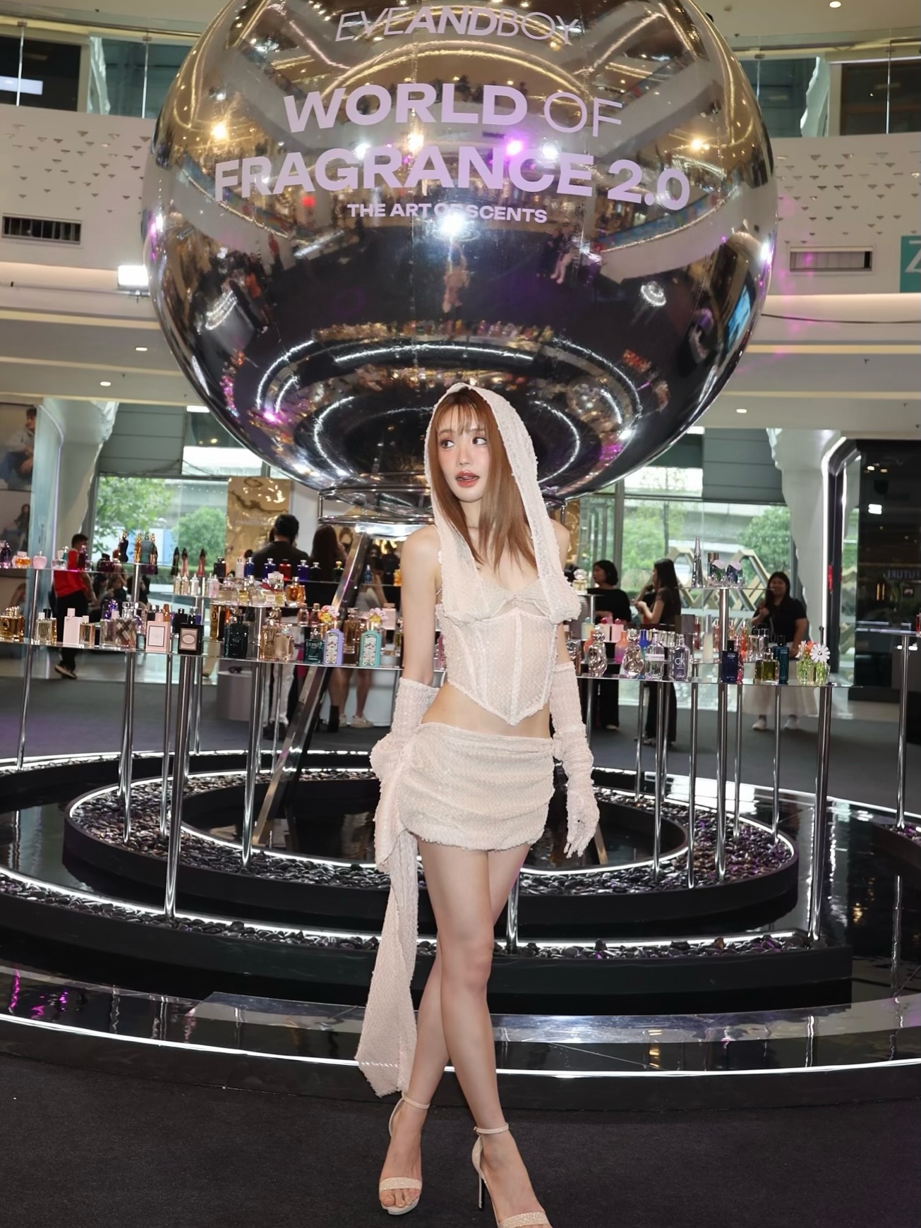 แกรนด์ - พรรณวรท ด้วยเศียรเกล้า