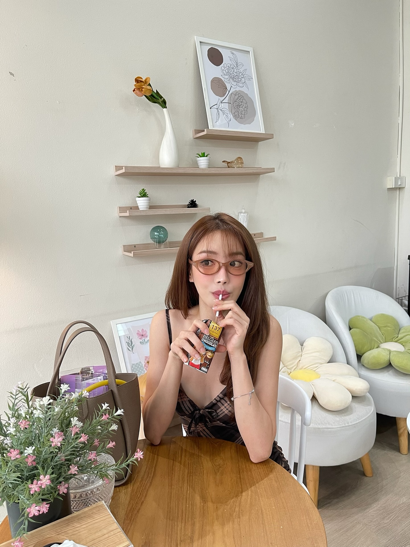แกรนด์ - พรรณวรท ด้วยเศียรเกล้า