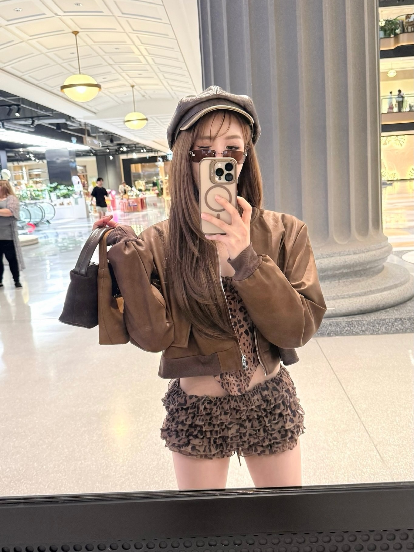 แกรนด์ - พรรณวรท ด้วยเศียรเกล้า