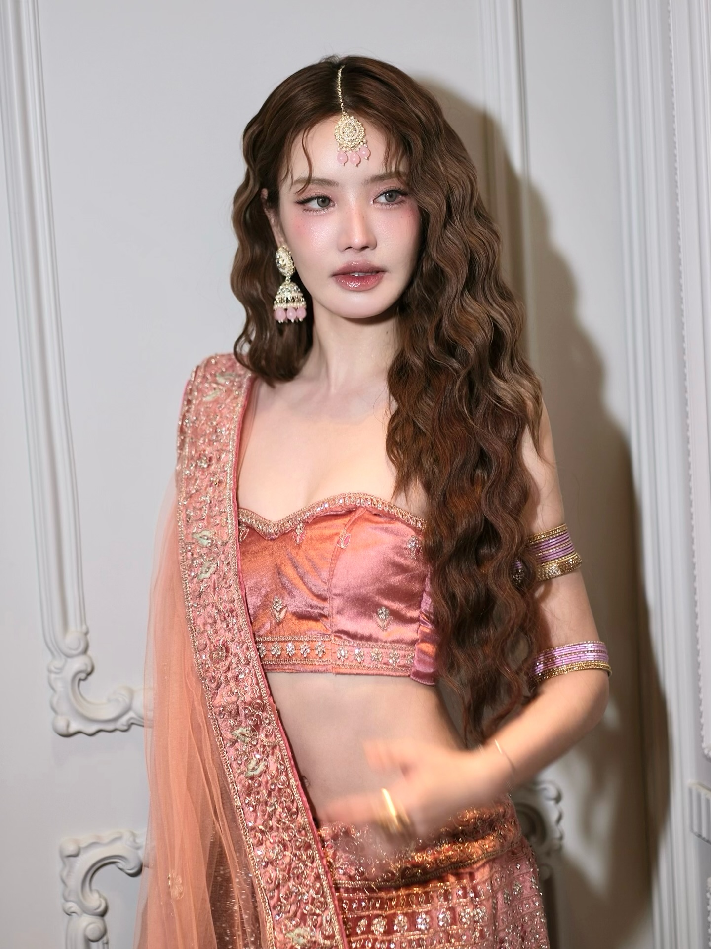 แกรนด์ - พรรณวรท ด้วยเศียรเกล้า