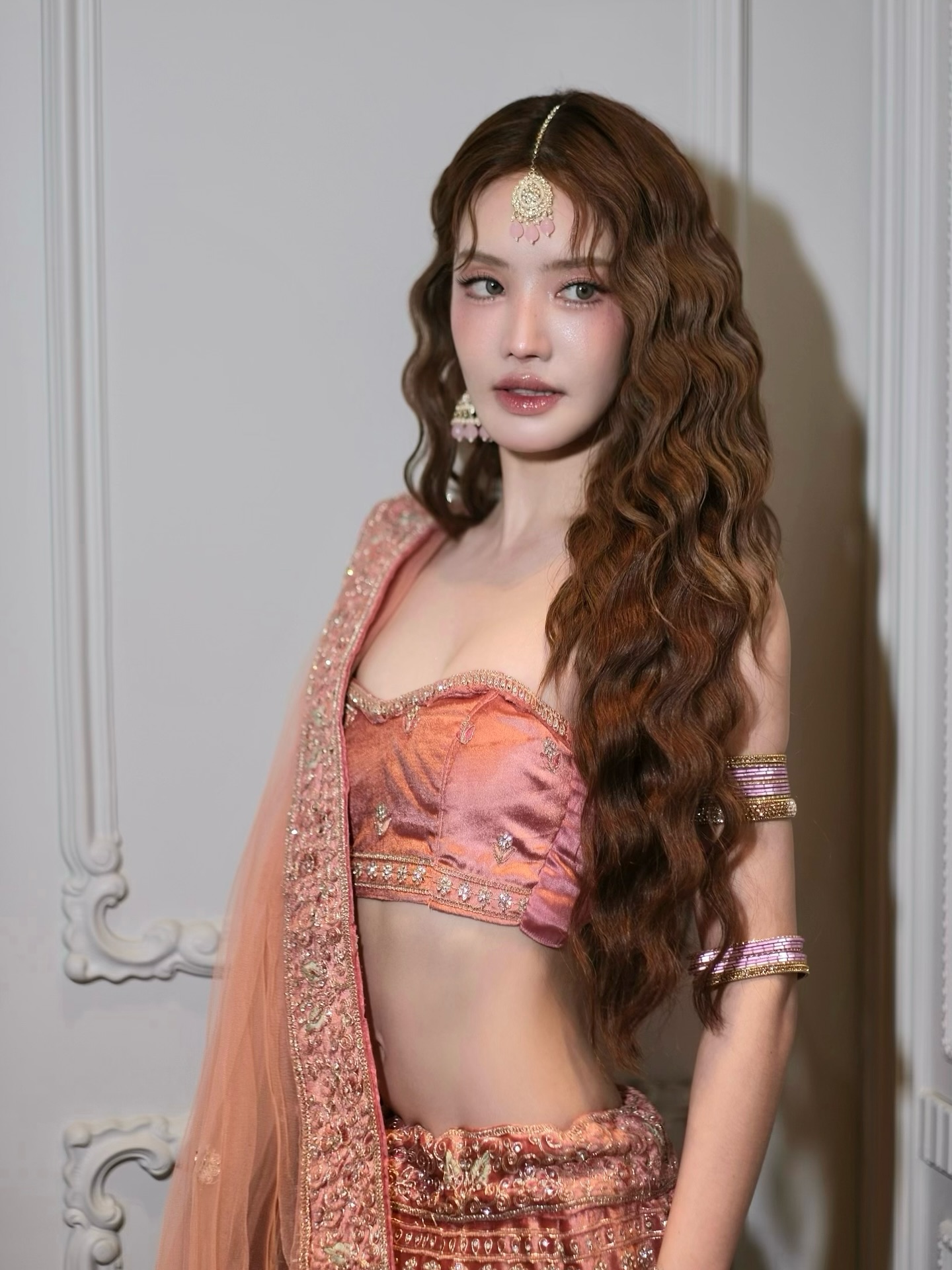 แกรนด์ - พรรณวรท ด้วยเศียรเกล้า