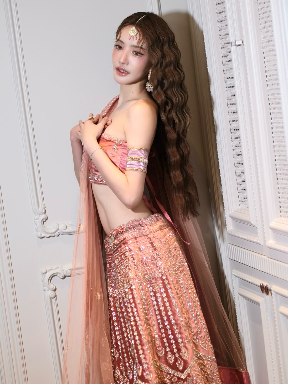 แกรนด์ - พรรณวรท ด้วยเศียรเกล้า