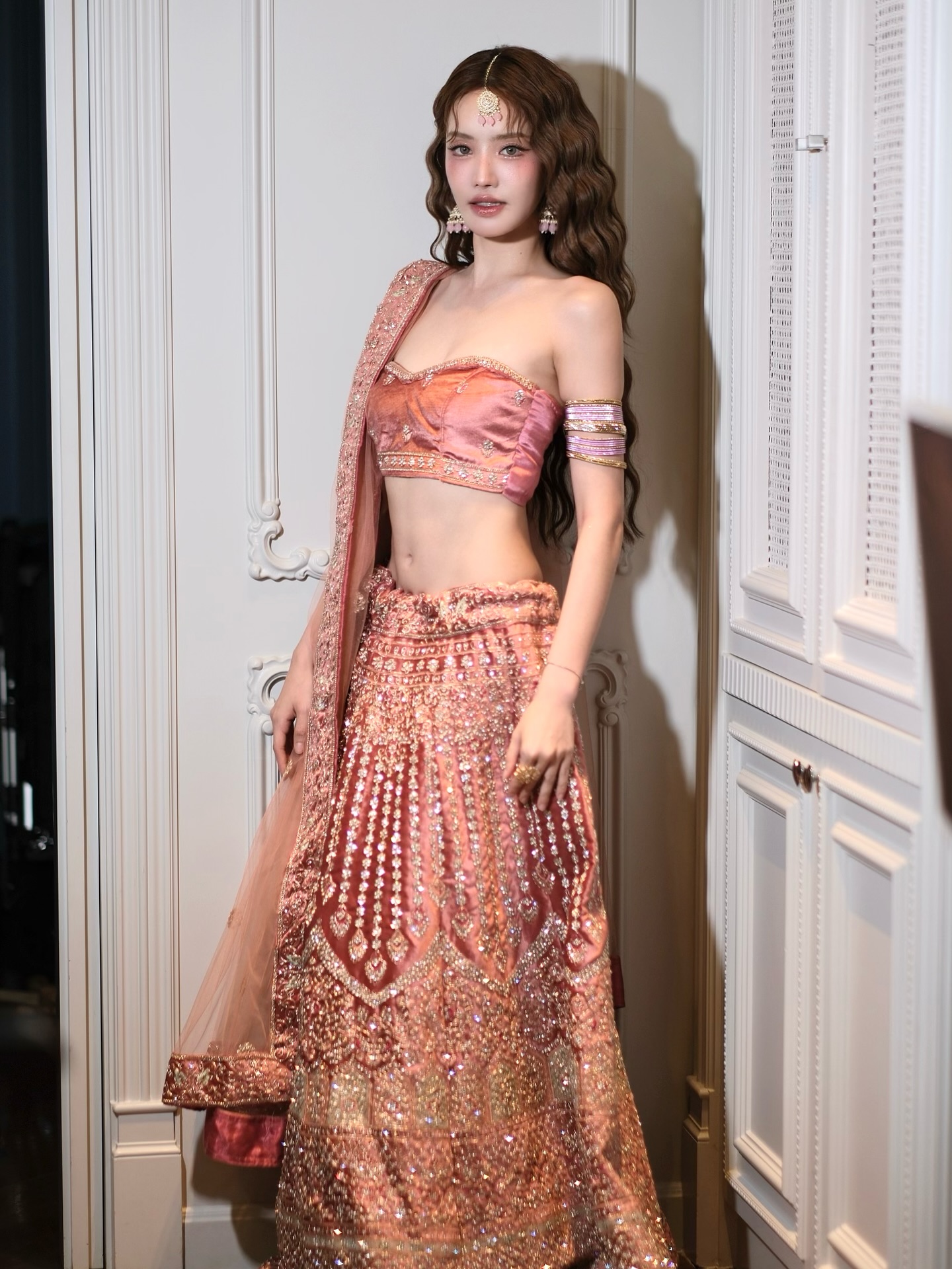 แกรนด์ - พรรณวรท ด้วยเศียรเกล้า