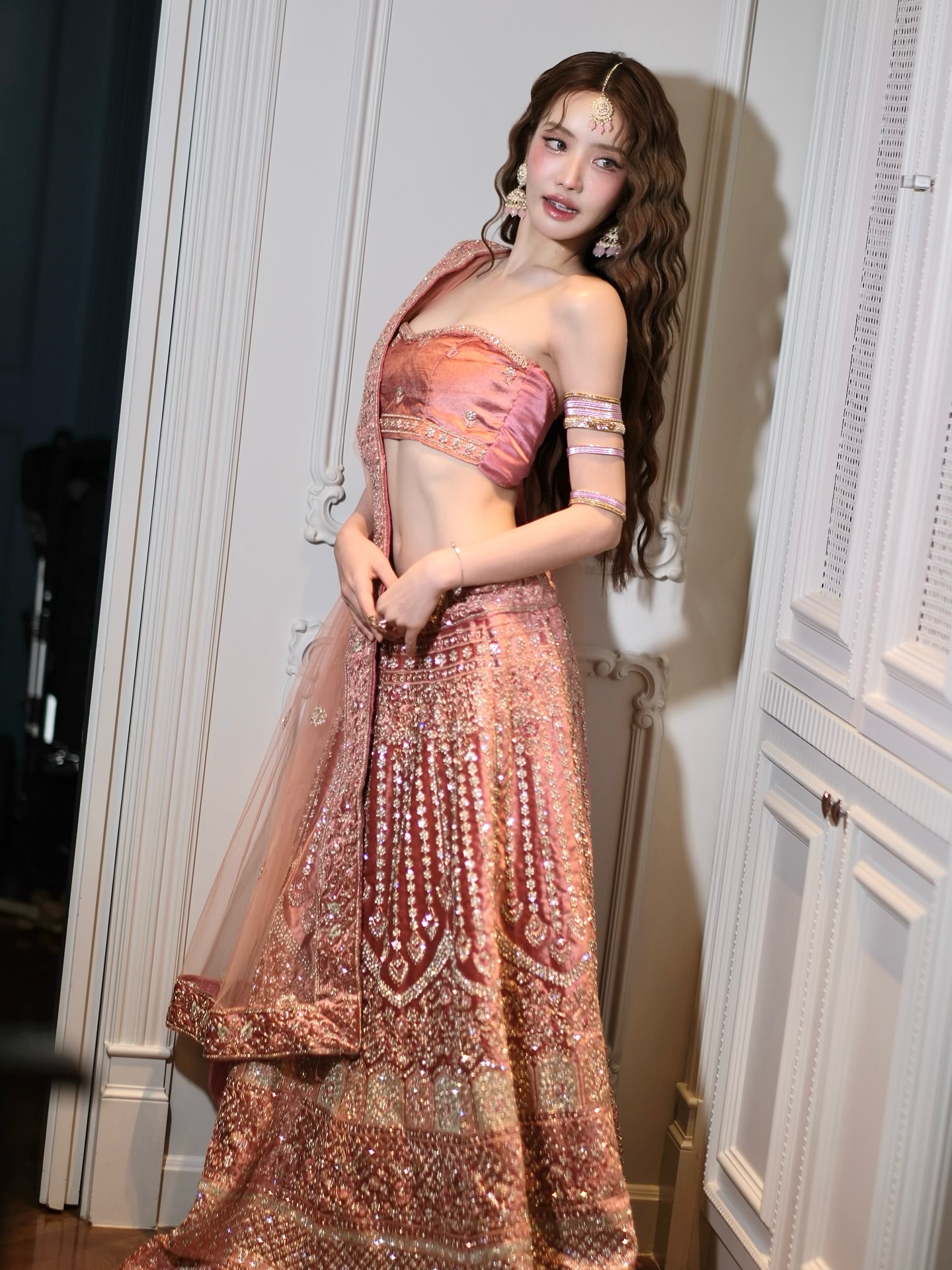 แกรนด์ - พรรณวรท ด้วยเศียรเกล้า