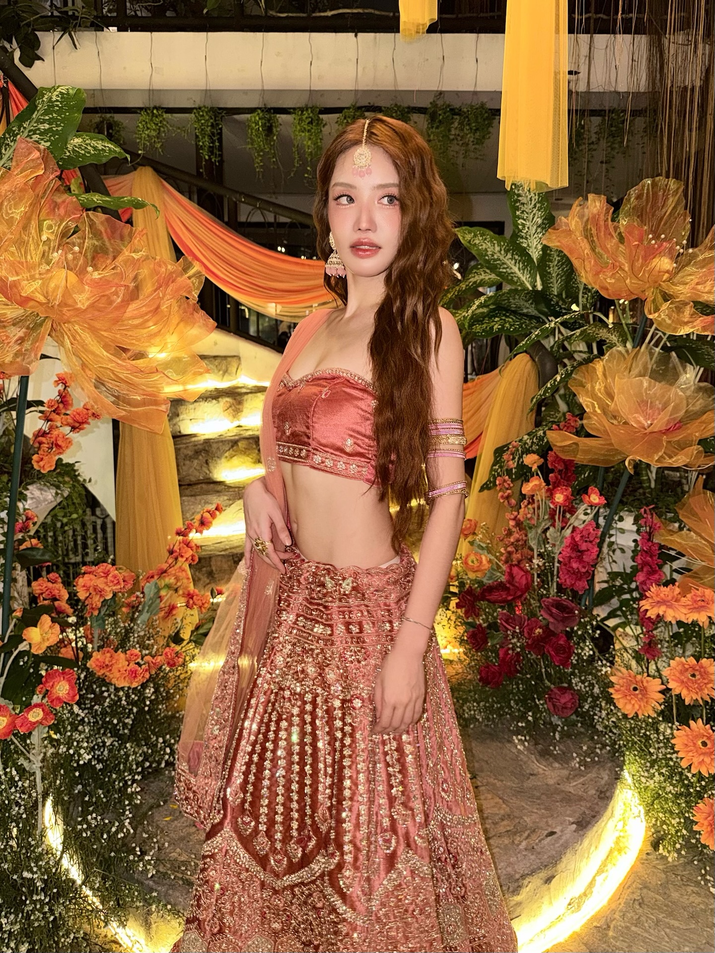 แกรนด์ - พรรณวรท ด้วยเศียรเกล้า