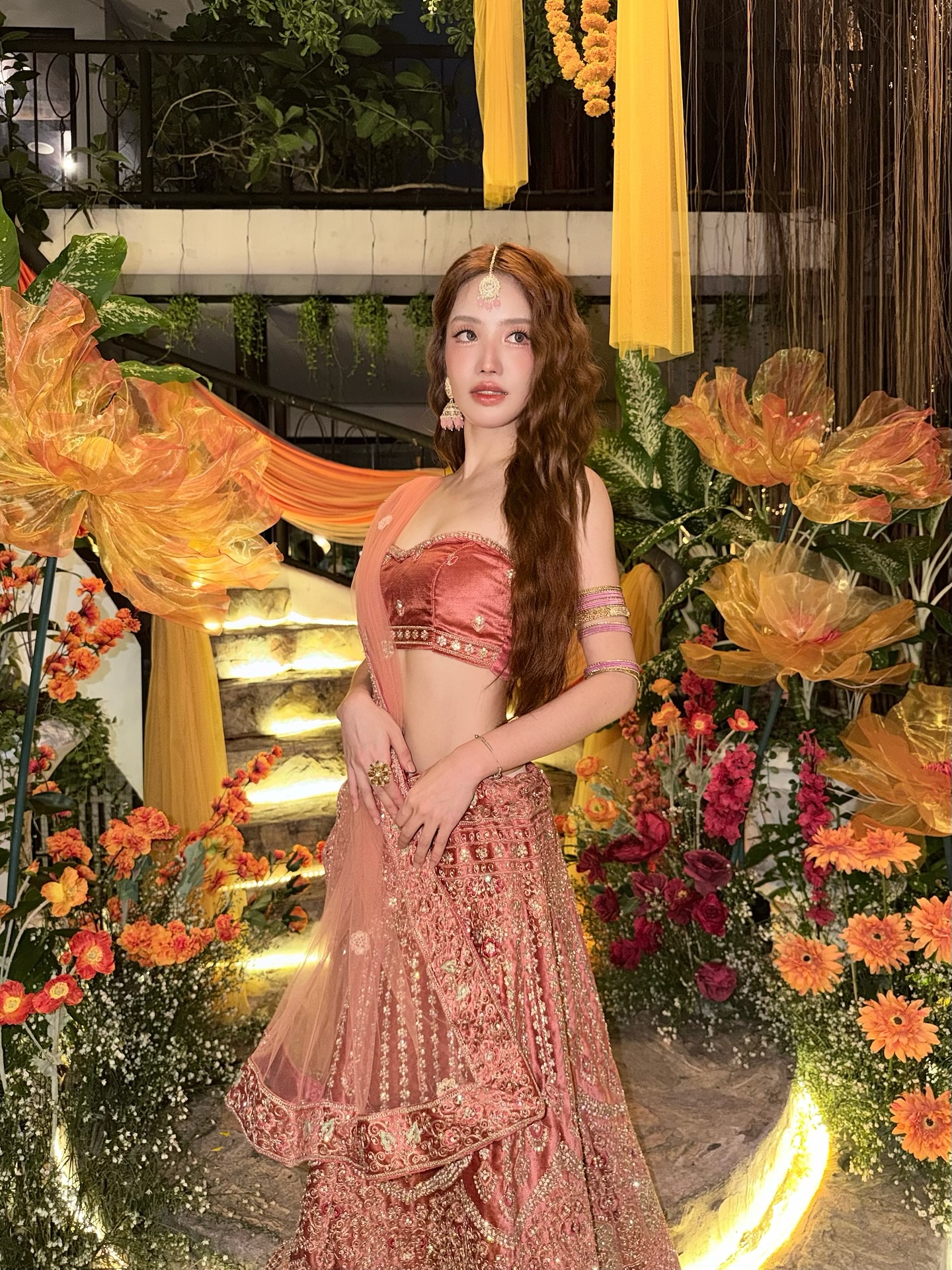 แกรนด์ - พรรณวรท ด้วยเศียรเกล้า