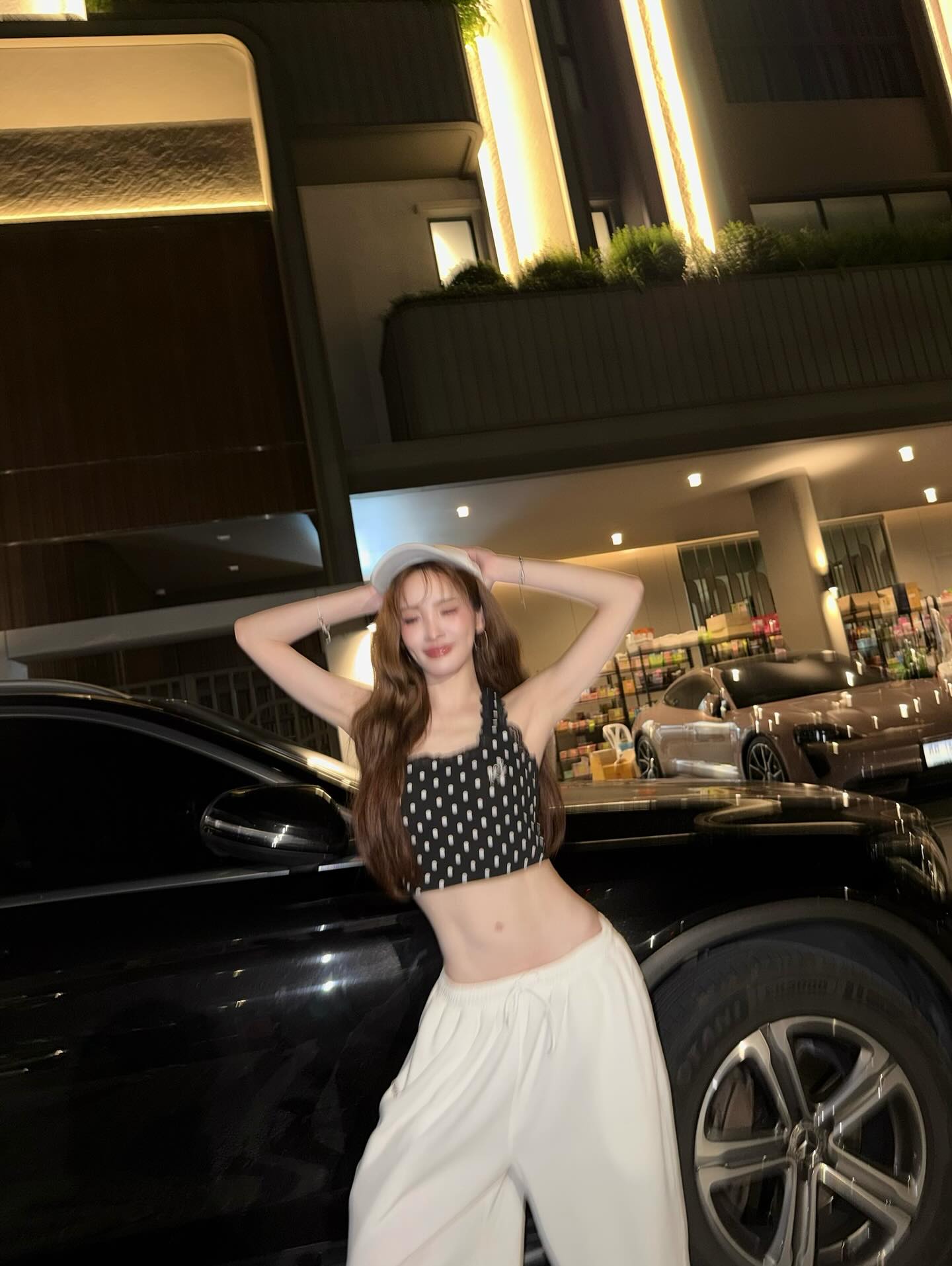 แกรนด์ - พรรณวรท ด้วยเศียรเกล้า