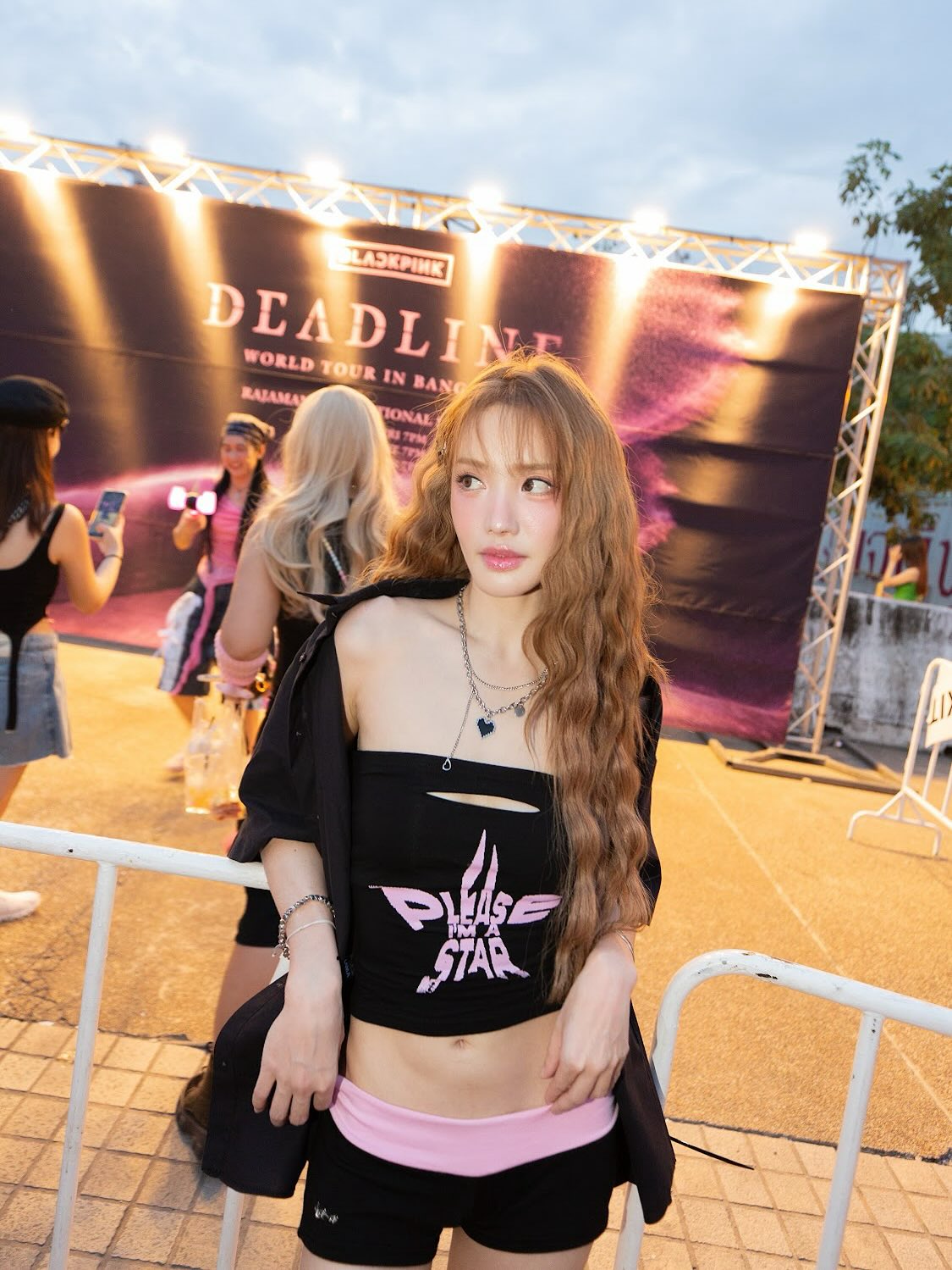 แกรนด์ - พรรณวรท ด้วยเศียรเกล้า