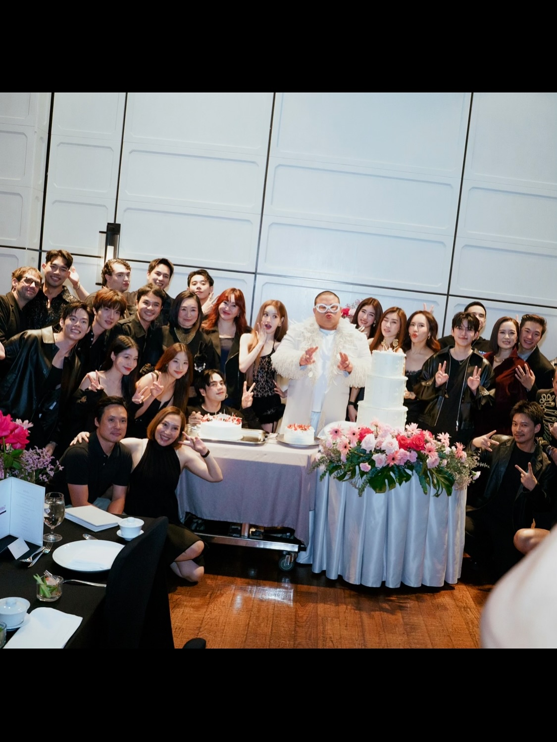 แกรนด์ - พรรณวรท ด้วยเศียรเกล้า