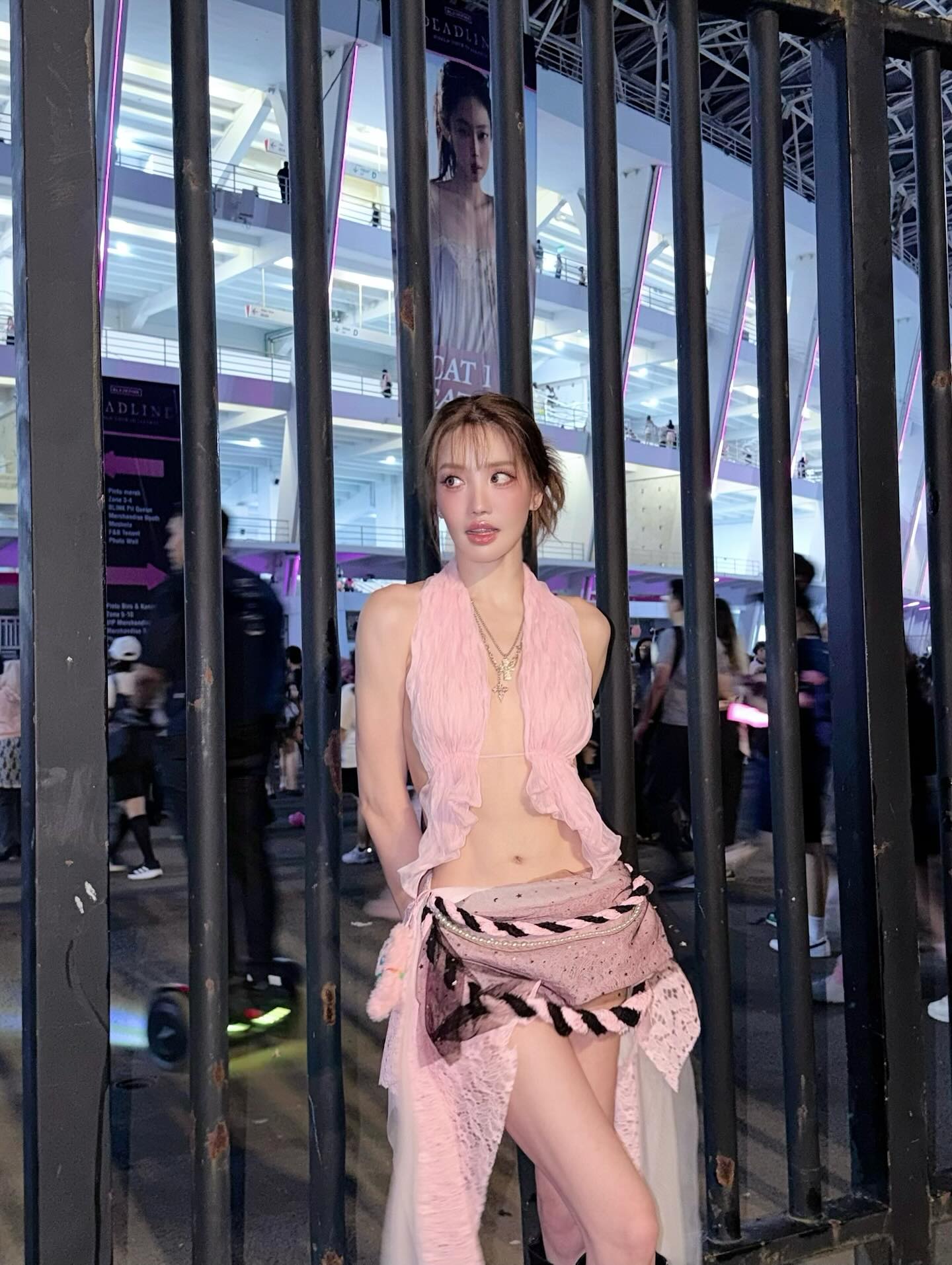 แกรนด์ - พรรณวรท ด้วยเศียรเกล้า