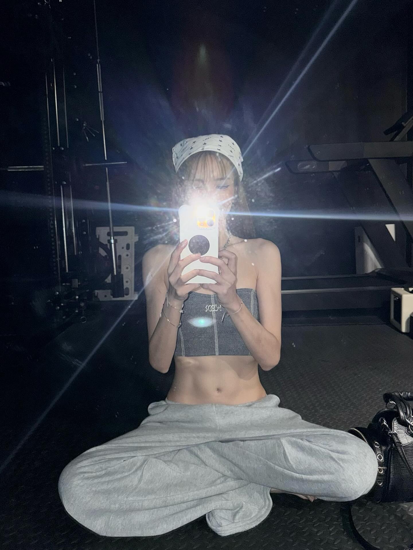 แกรนด์ - พรรณวรท ด้วยเศียรเกล้า