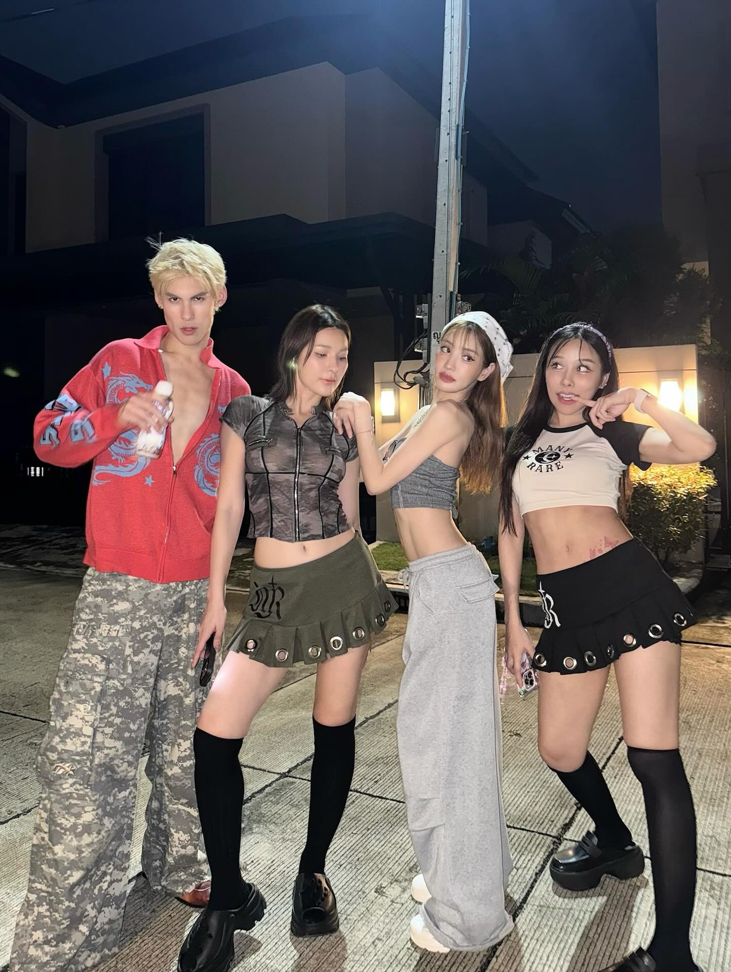 แกรนด์ - พรรณวรท ด้วยเศียรเกล้า