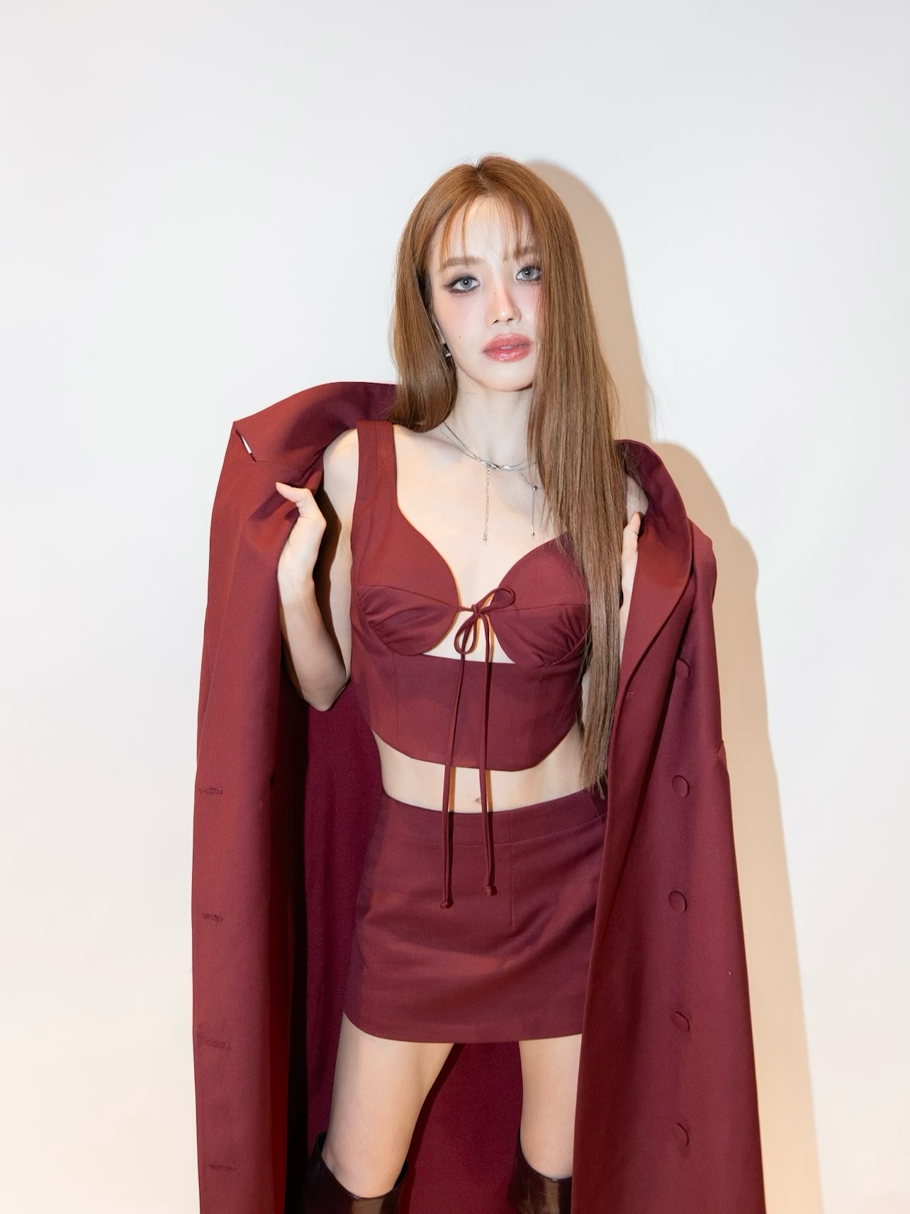 แกรนด์ - พรรณวรท ด้วยเศียรเกล้า