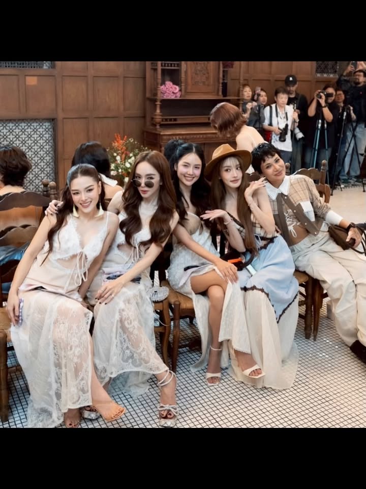 แกรนด์ - พรรณวรท ด้วยเศียรเกล้า