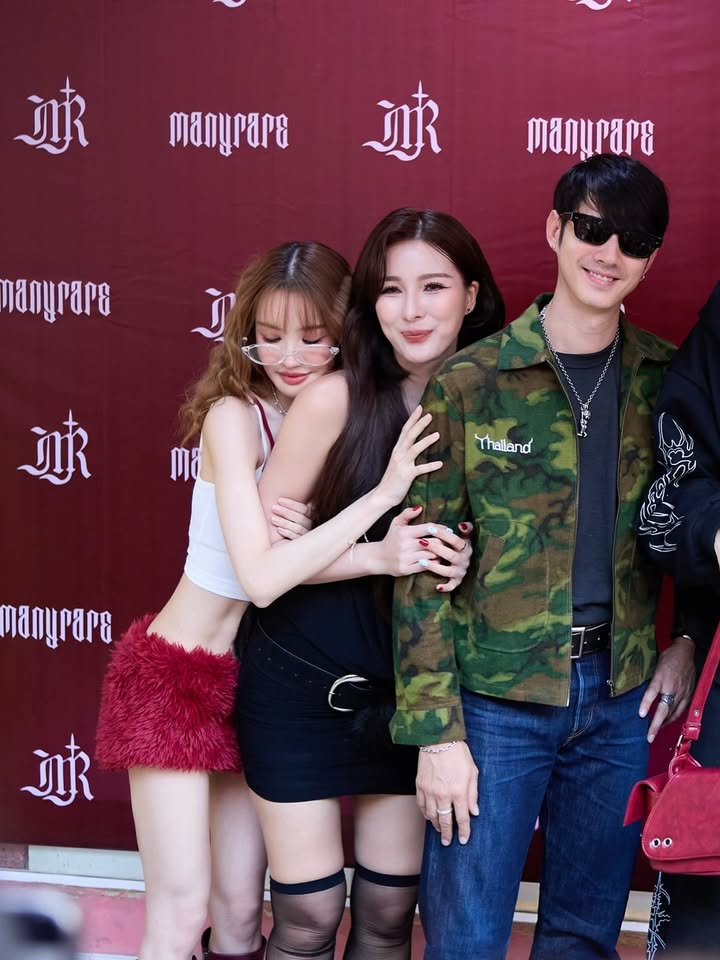 แกรนด์ - พรรณวรท ด้วยเศียรเกล้า