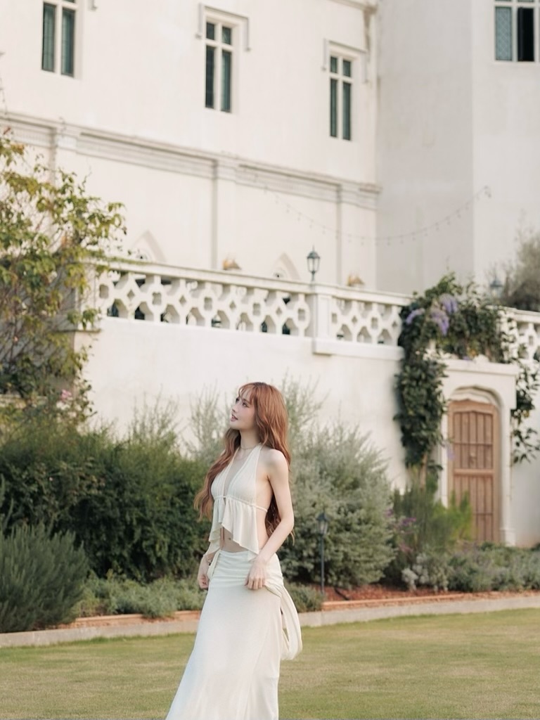 แกรนด์ - พรรณวรท ด้วยเศียรเกล้า