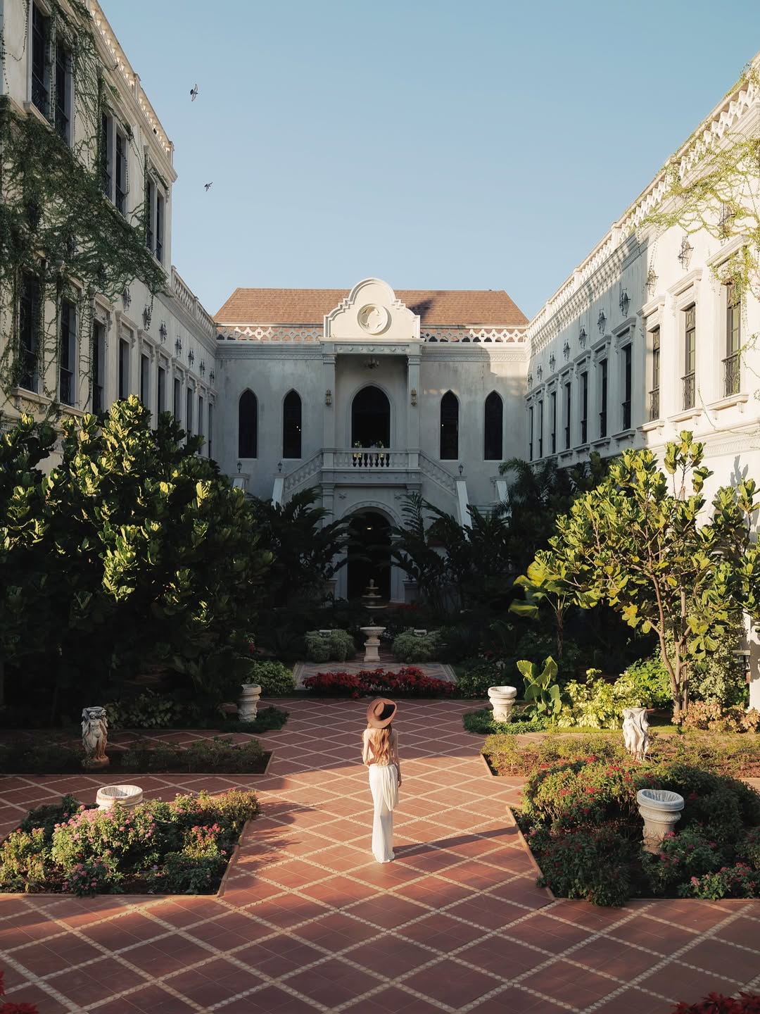 แกรนด์ - พรรณวรท ด้วยเศียรเกล้า