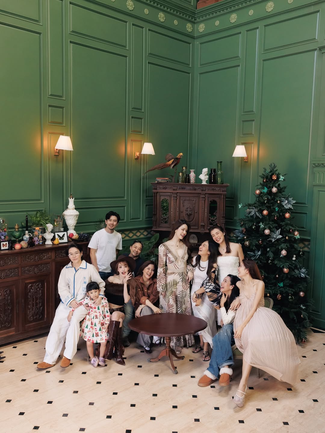 แกรนด์ - พรรณวรท ด้วยเศียรเกล้า