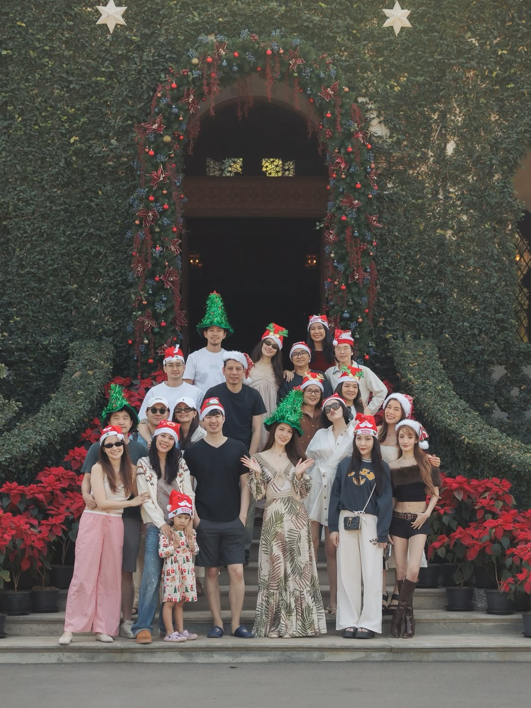 แกรนด์ - พรรณวรท ด้วยเศียรเกล้า