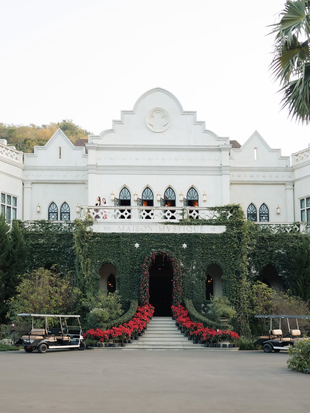 แกรนด์ - พรรณวรท ด้วยเศียรเกล้า