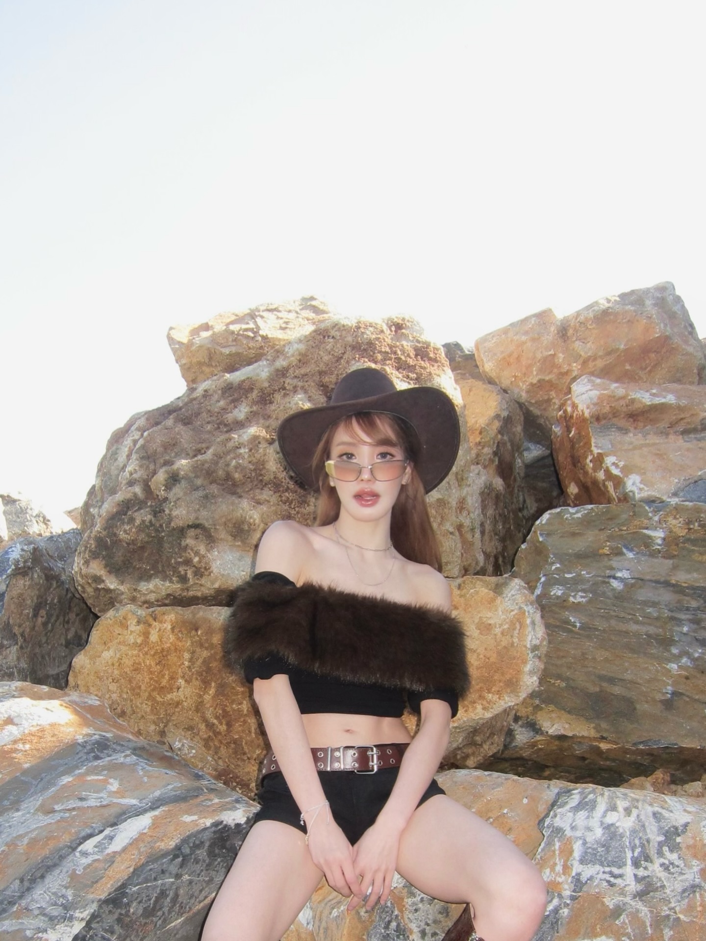 แกรนด์ - พรรณวรท ด้วยเศียรเกล้า