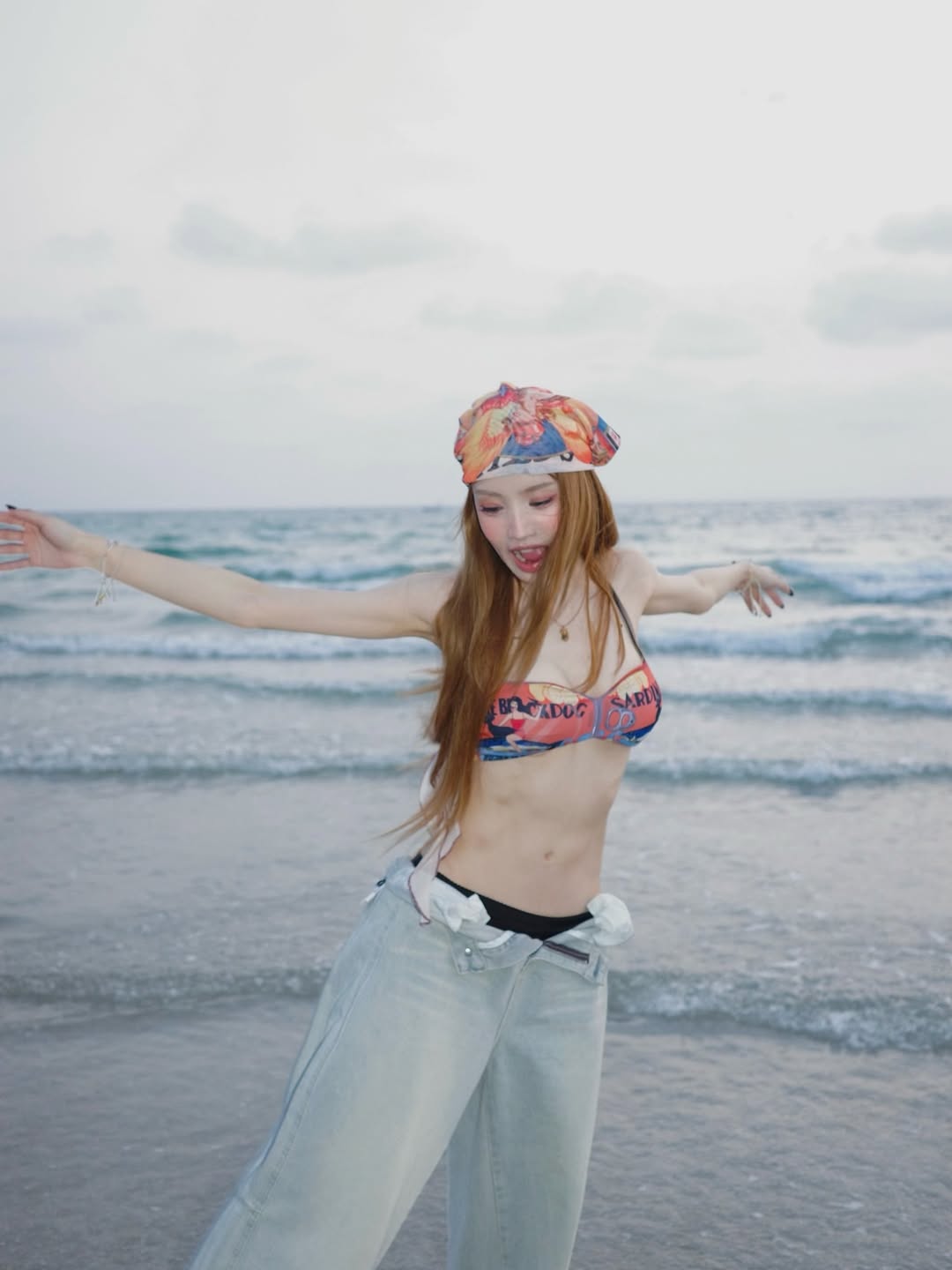 แกรนด์ - พรรณวรท ด้วยเศียรเกล้า