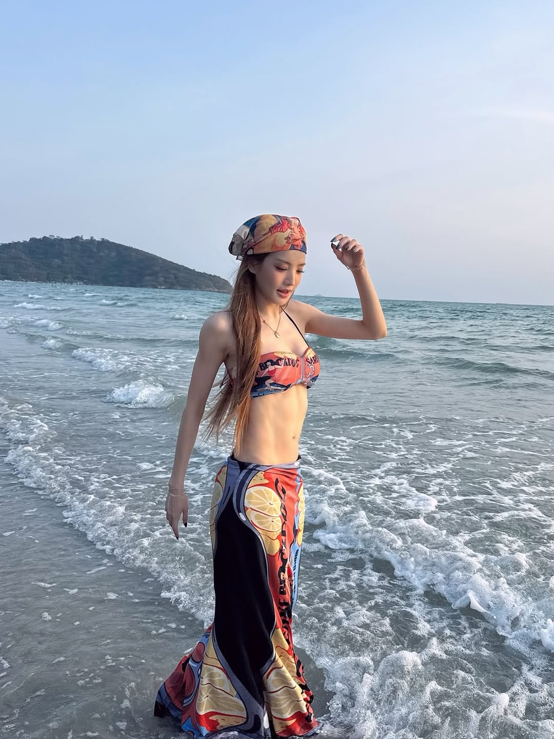 แกรนด์ - พรรณวรท ด้วยเศียรเกล้า