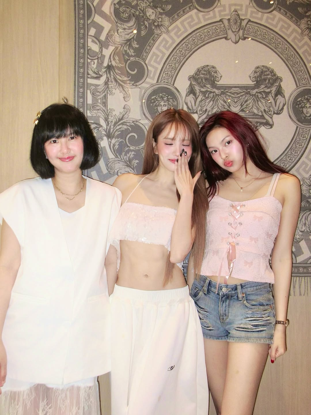 แกรนด์ - พรรณวรท ด้วยเศียรเกล้า