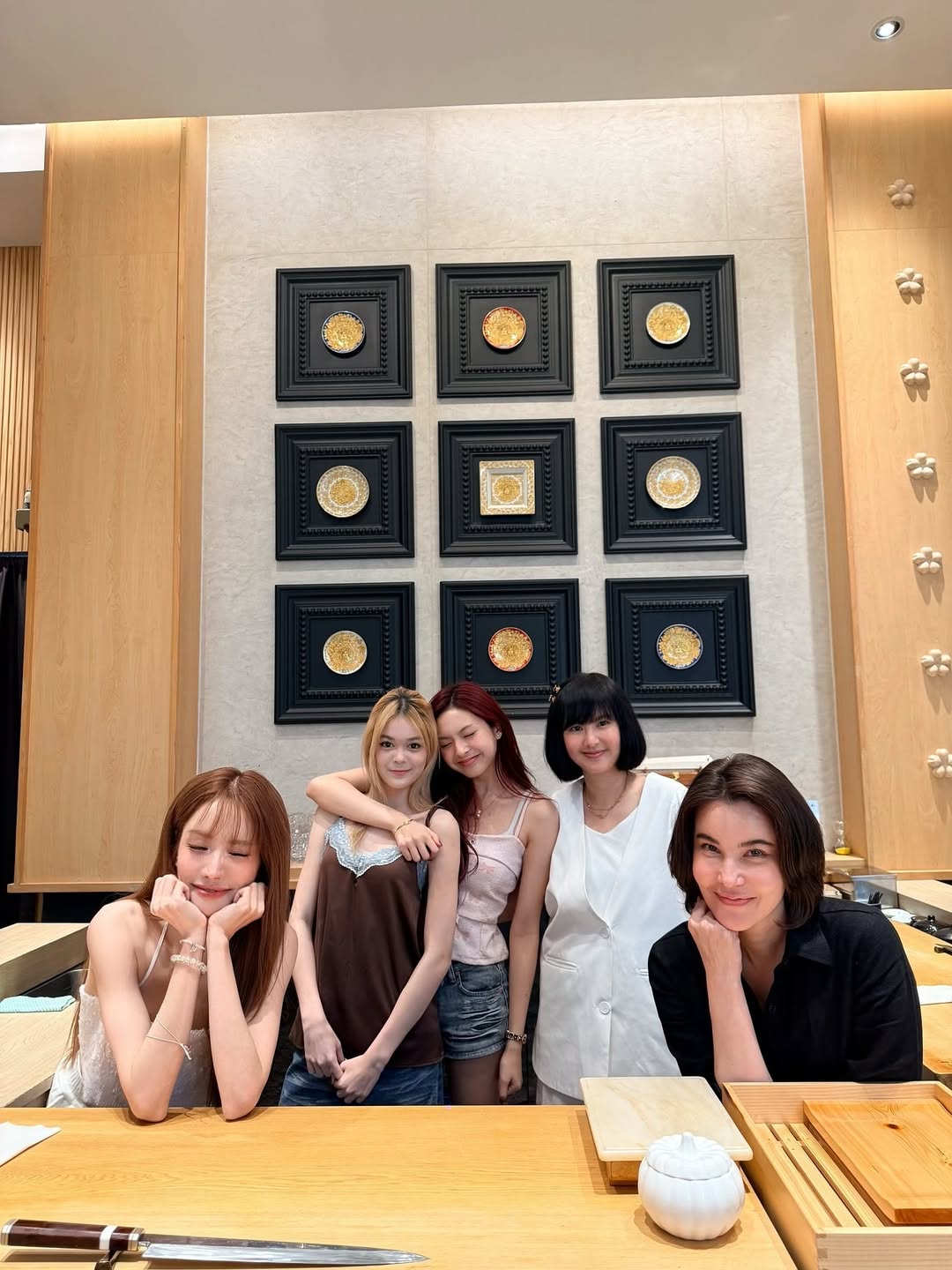 แกรนด์ - พรรณวรท ด้วยเศียรเกล้า