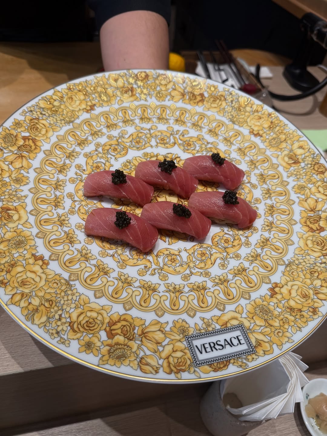 แกรนด์ - พรรณวรท ด้วยเศียรเกล้า