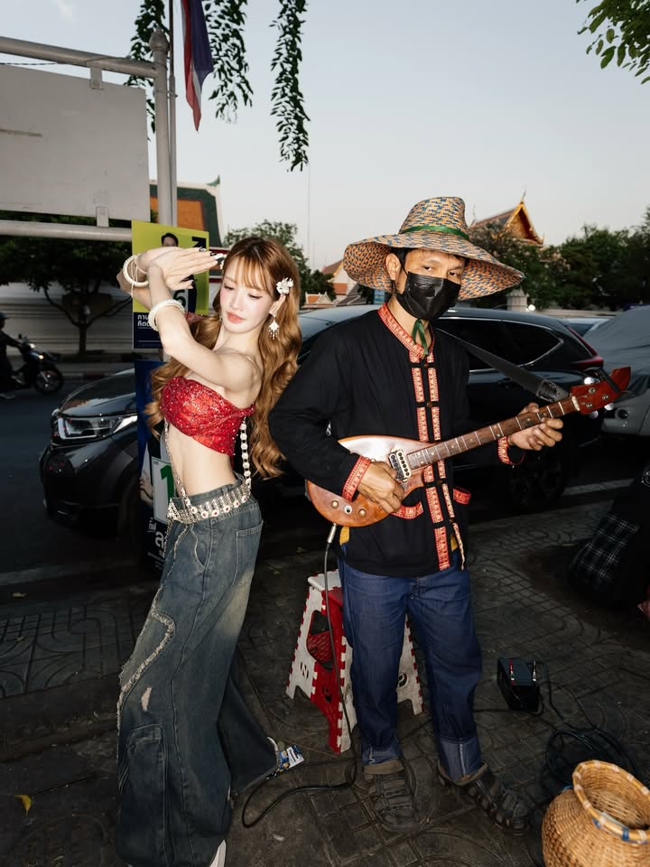 แกรนด์ - พรรณวรท ด้วยเศียรเกล้า