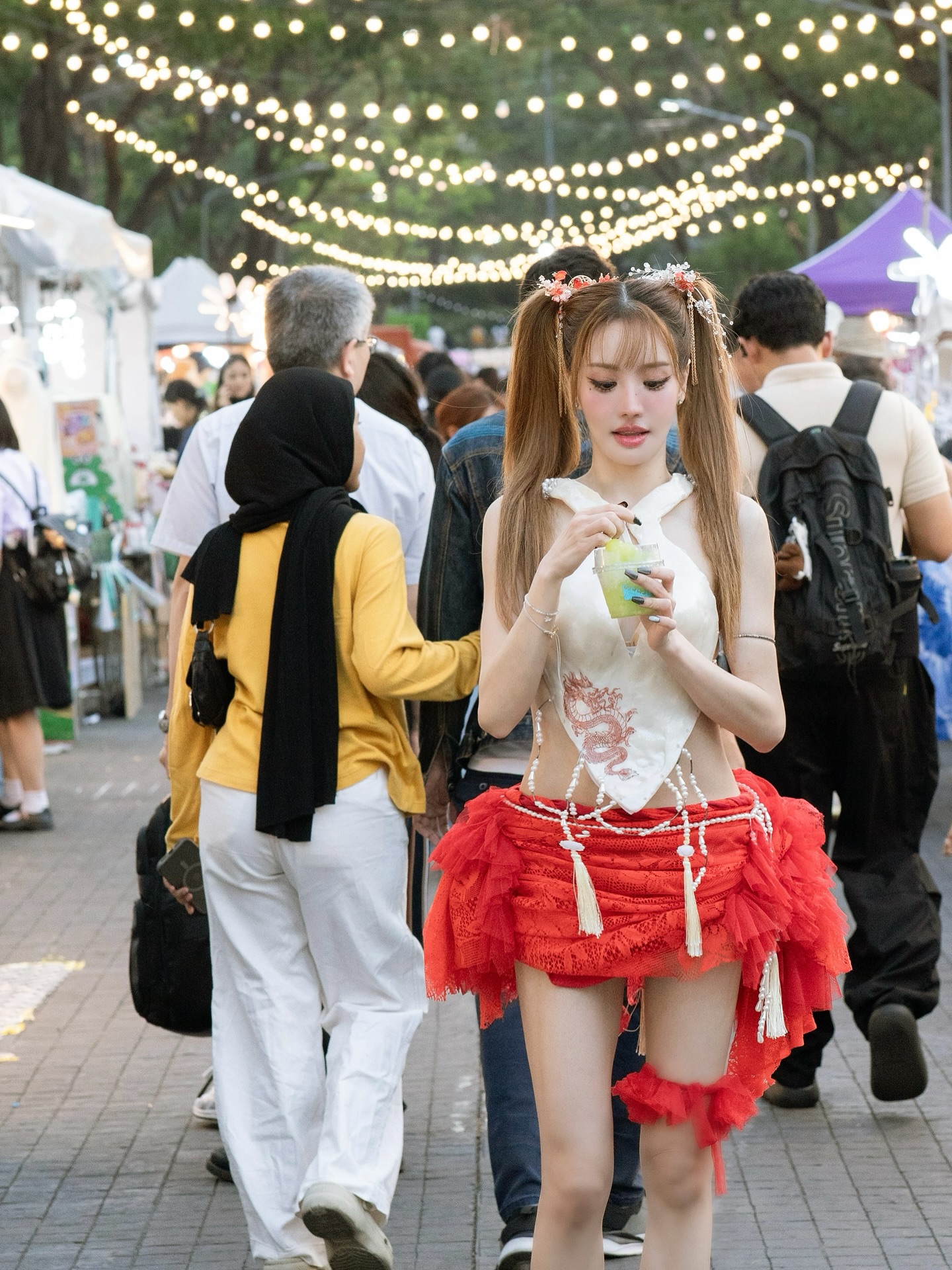 แกรนด์ - พรรณวรท ด้วยเศียรเกล้า