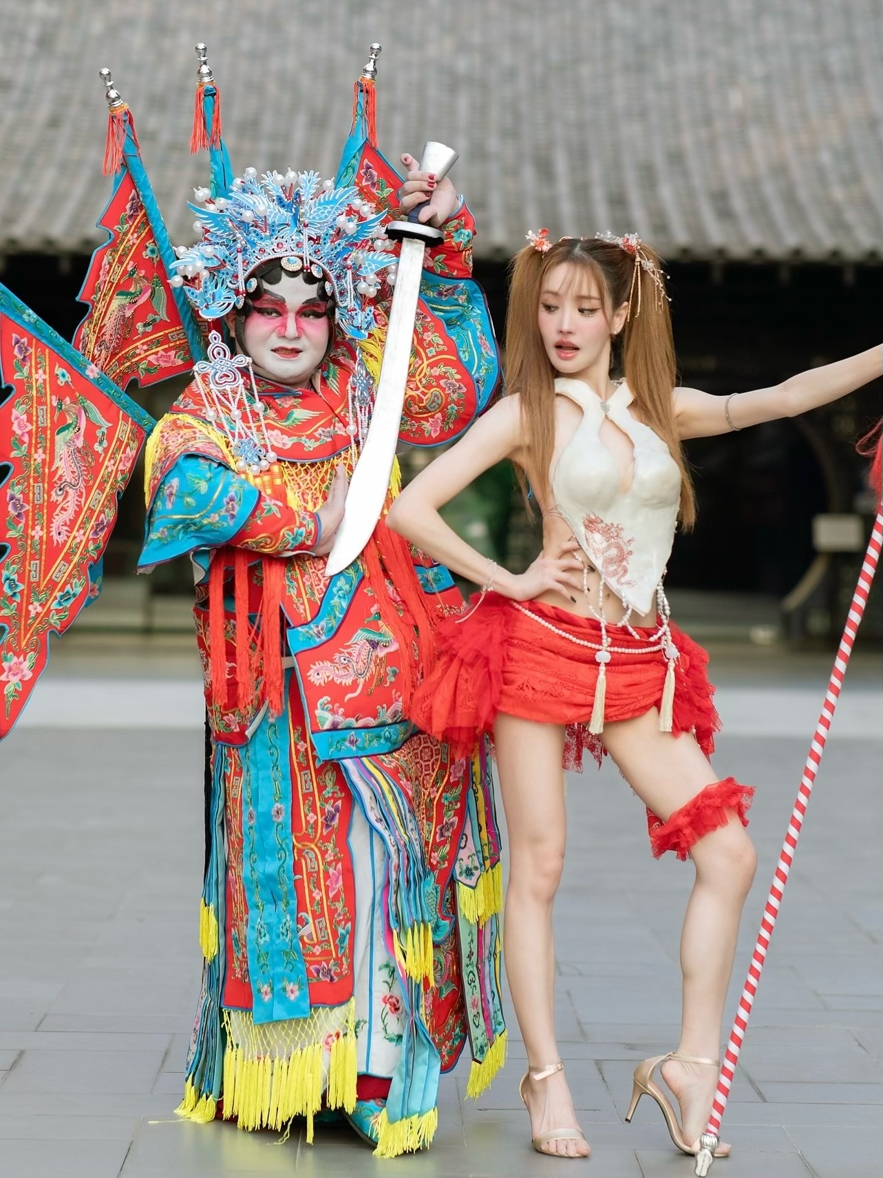 แกรนด์ - พรรณวรท ด้วยเศียรเกล้า