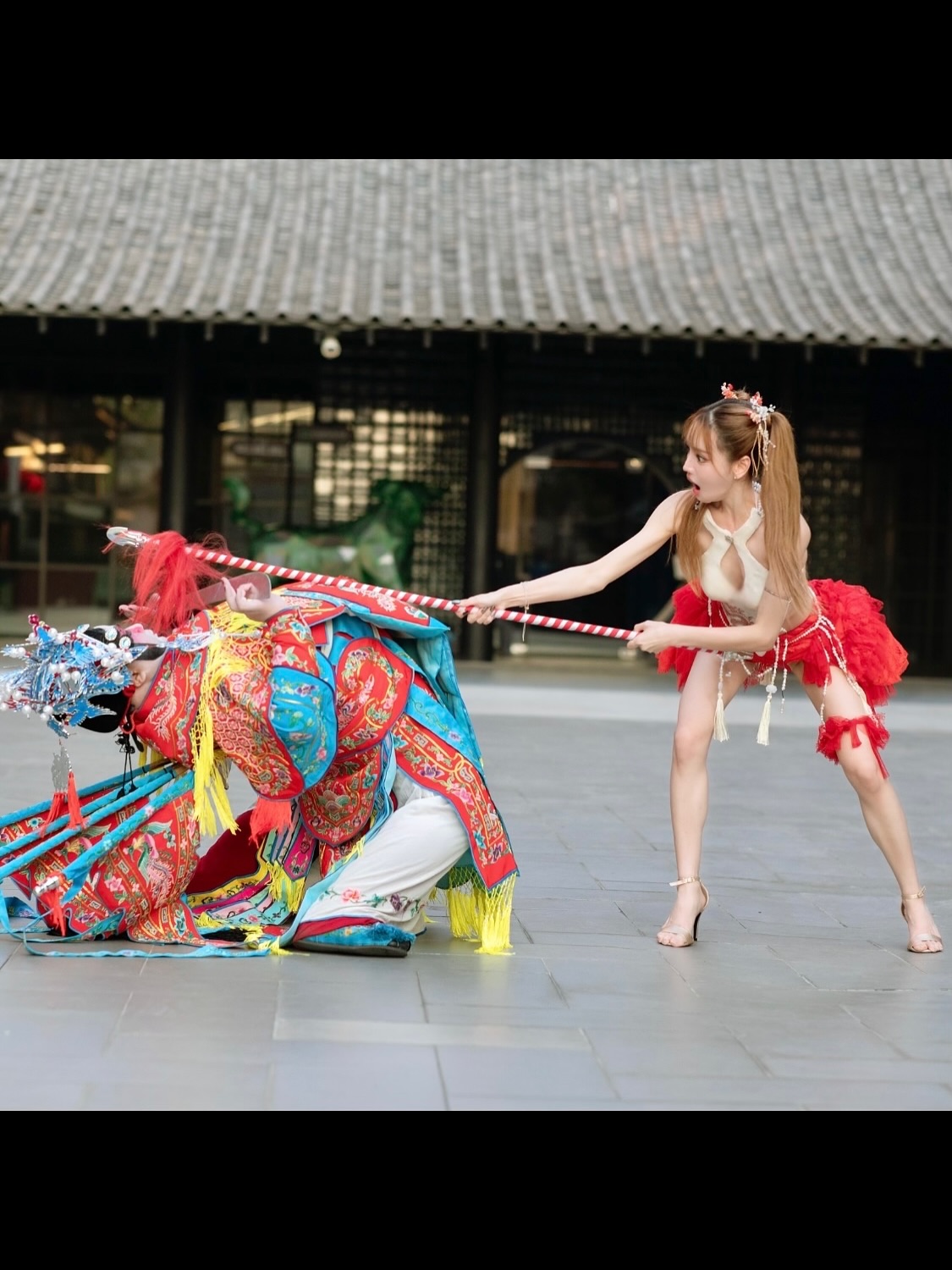 แกรนด์ - พรรณวรท ด้วยเศียรเกล้า