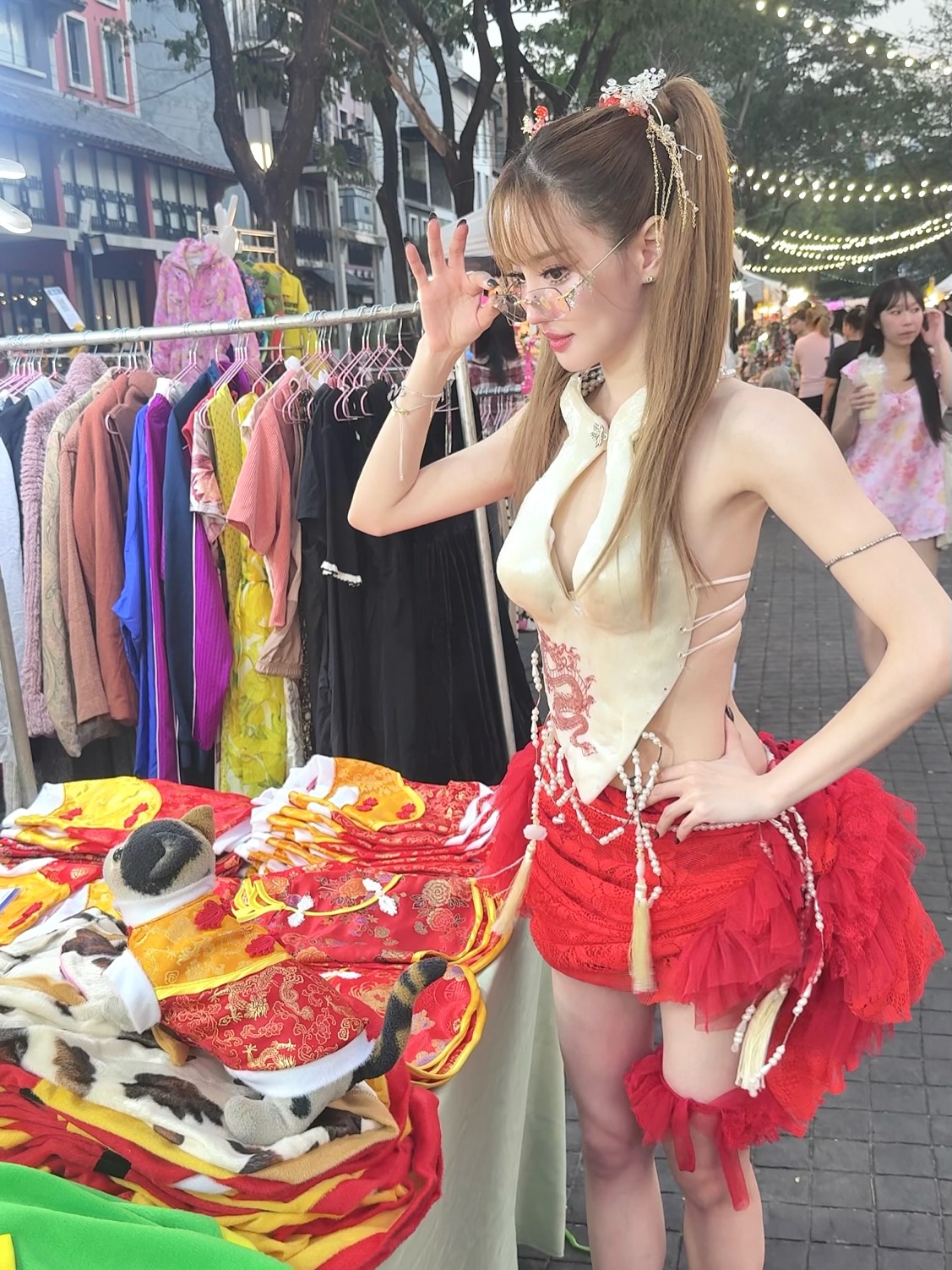 แกรนด์ - พรรณวรท ด้วยเศียรเกล้า