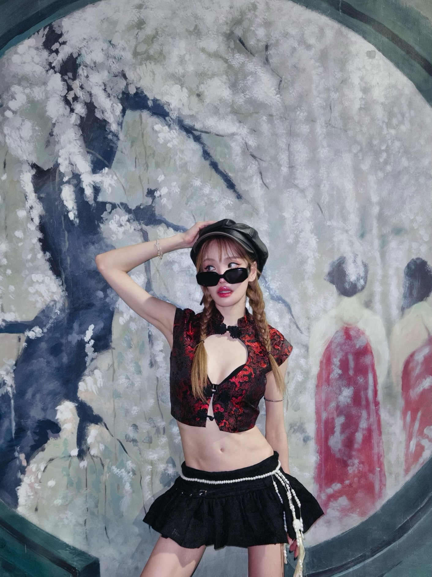 แกรนด์ - พรรณวรท ด้วยเศียรเกล้า