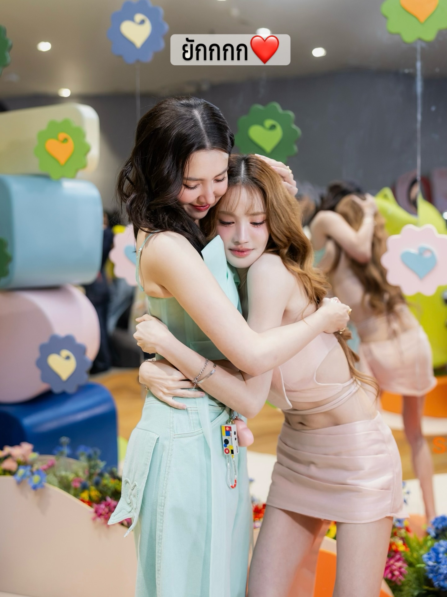 แกรนด์ - พรรณวรท ด้วยเศียรเกล้า