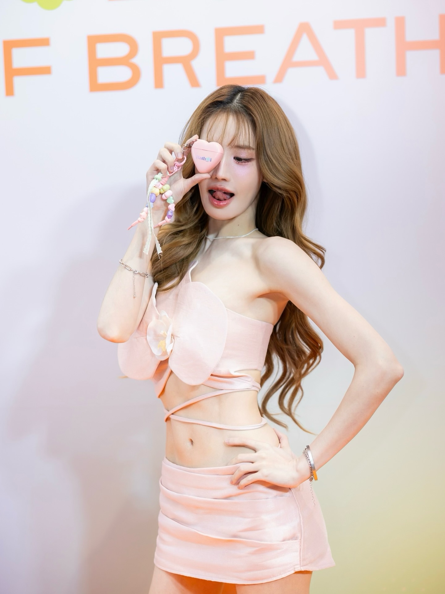 แกรนด์ - พรรณวรท ด้วยเศียรเกล้า